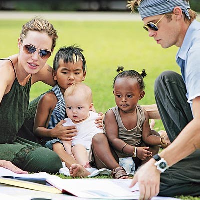 Jolie e Pitt com os filhos Maddox, Zahara e Shiloh.